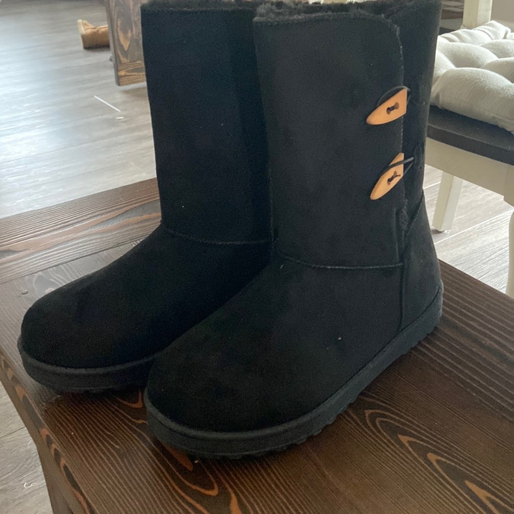 Women’s Black Ugg Style Boots